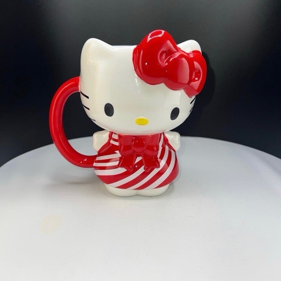 Hello Kitty mug & S&P shakers - Picture 2 of 3